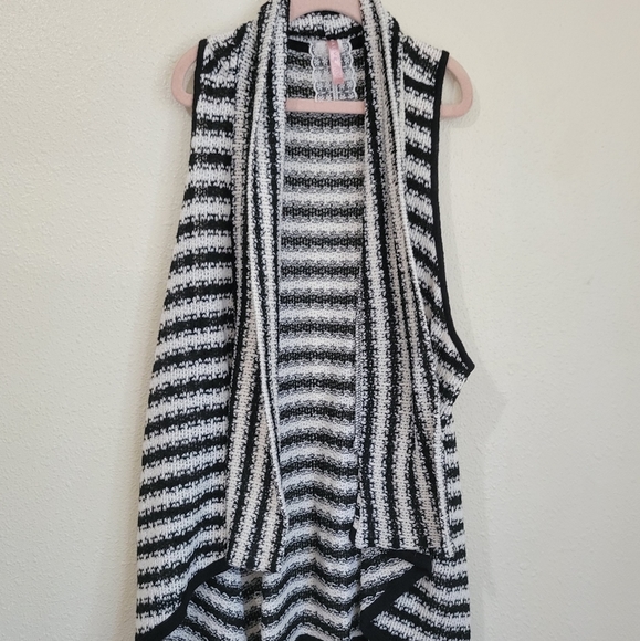 Mauve Knit Wrap Sleevless Top Black/White Stripe Pattern Size Large - Picture 1 of 6